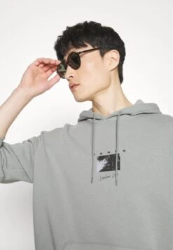 Pier One Felpa Grey Uomo Maglieria E Felpe PI922S0HM-C11 -Negozio online Pier One Italia e9ba033427de4561ba00139ddd1416e4 scaled