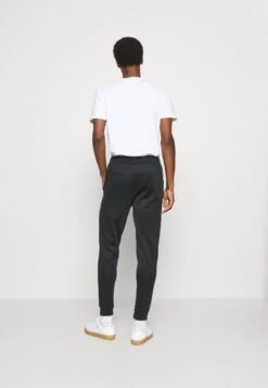 Pier One Pantaloni SportiviBlack Uomo Pantaloni PI922E03Q-Q11 7 Pier One Pantaloni SportiviBlack Uomo Pantaloni PI922E03Q-Q11 -Negozio online Pier One Italia eaa5ac7ec9c64a82a0c1e17fc11c4555 scaled