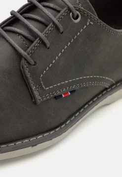 Pier One Stringate SportiveGrey Uomo Scarpe Con I Lacci PI912M0DE-C11 -Negozio online Pier One Italia ecfb35cd425248f6a890e98dbfdbfaa4 scaled