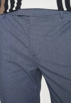 Pier One Pantaloni Blue Uomo Pantaloni PI922E059-K11 -Negozio online Pier One Italia ee2806d6749d452b893c782367ca9169 scaled