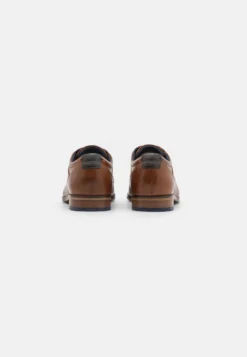Pier One LeatherStringateCognac Uomo Scarpe Con I Lacci PI912M0CD-O11 -Negozio online Pier One Italia ee6635911d2b45d5ac16c78f61ca4c2a scaled