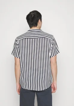 Pier One Camicia - Dark Blue/White -Negozio online Pier One Italia f20c4c98ed0f469fb44c9fcda6a564b8 scaled