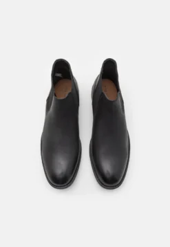 Pier One StivalettiBlack Uomo Stivaletti/Stivali PI912K0CD-Q11 -Negozio online Pier One Italia f90d988353da4920b10e4ccc8ea6101f scaled