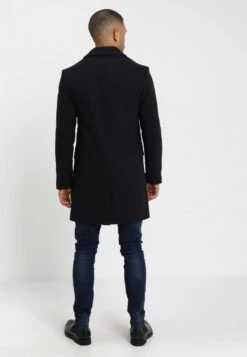 Pier One Wheeler Coat Cappotto ClassicoDark Blue Uomo Cappotti PI922T00P-K11 -Negozio online Pier One Italia fc5107bffd36456a9fc54e1440b82879